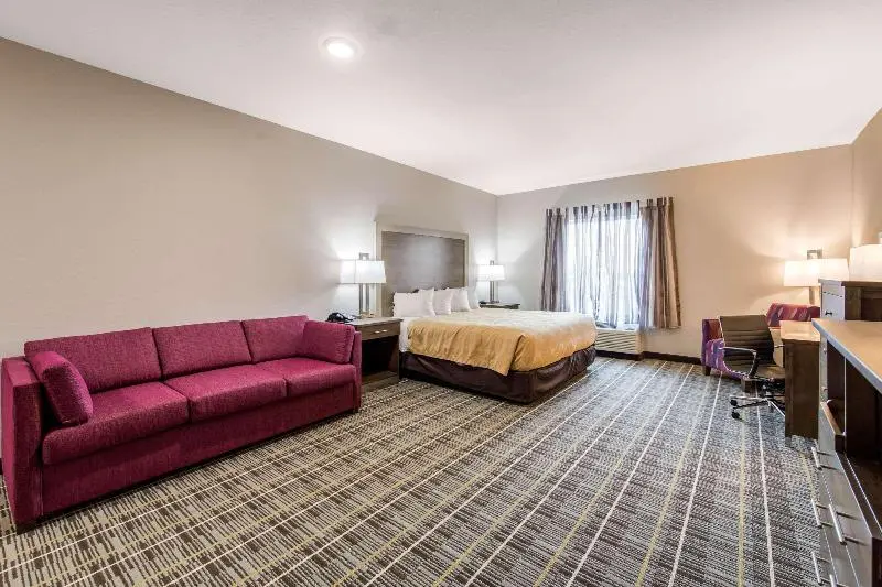 キングサイズベッドのスイートルーム, Quality Inn & Suites Carlsbad Caverns Area