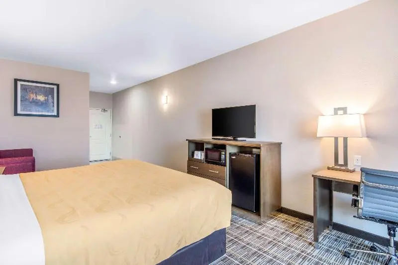 キングサイズベッドのスイートルーム, Quality Inn & Suites Carlsbad Caverns Area