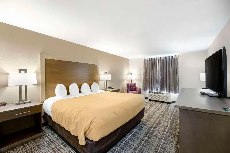 キングサイズベッドのスタンダードルーム, Quality Inn & Suites Carlsbad Caverns Area