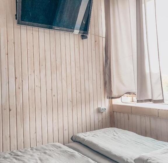 اتاق عادی, Baron Munchausen Guest House