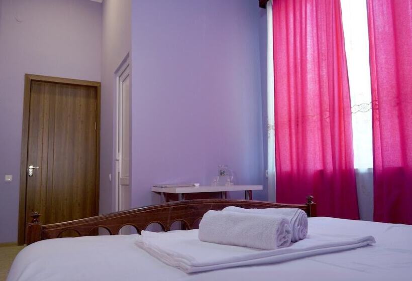 اتاق لوکس, Mimino Guest House