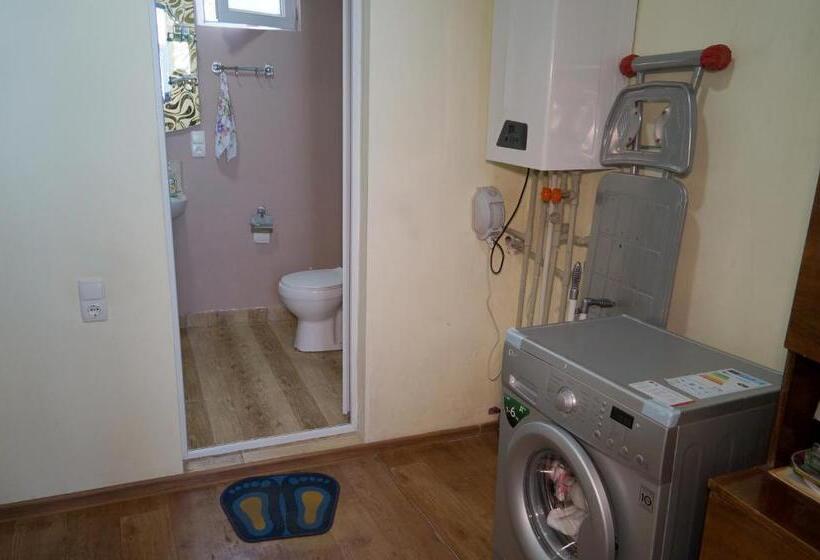 اتاق اکونومی, Mimino Guest House