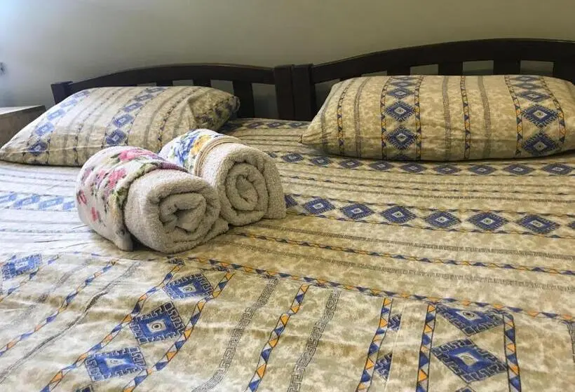 اتاق خانوادگی, Mimino Guest House