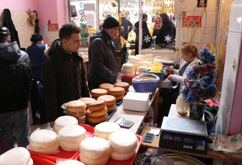 اتاق خانوادگی, Mimino Guest House