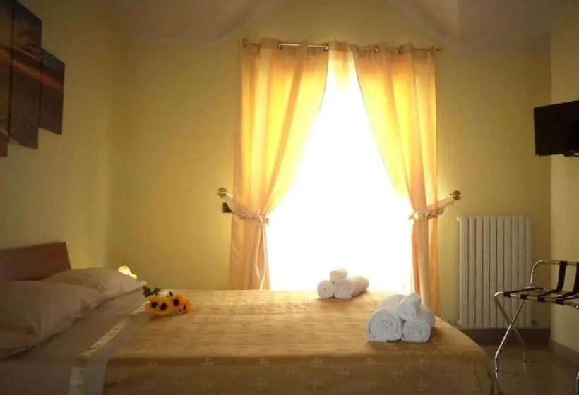 اتاق استاندارد با سرویس بهداشتی مشترک, Il Girasole