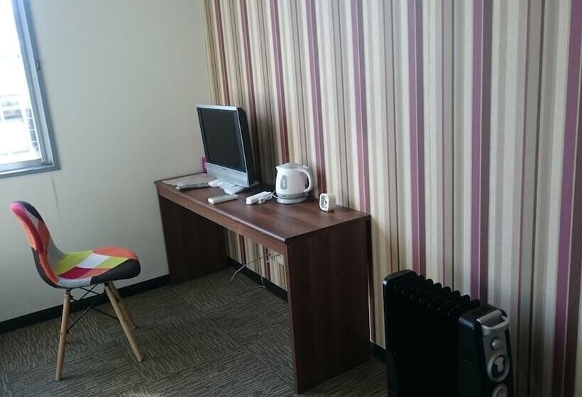 Quarto Estandar, Ina