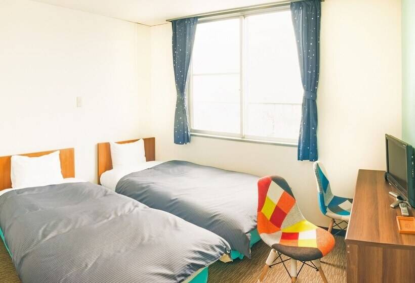 Quarto Estandar, Ina