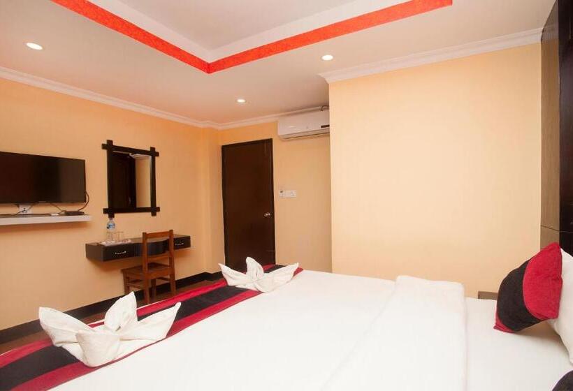 اتاق لوکس با تخت بزرگ, Kathmandu Regency