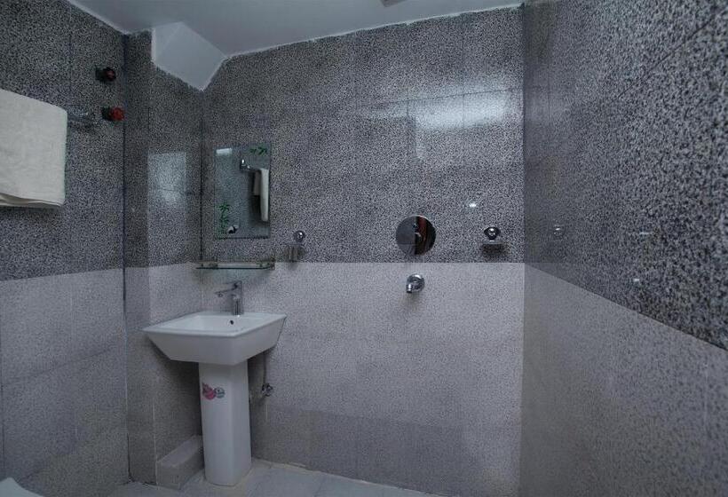 اتاق لوکس خانوادگی, Kathmandu Regency