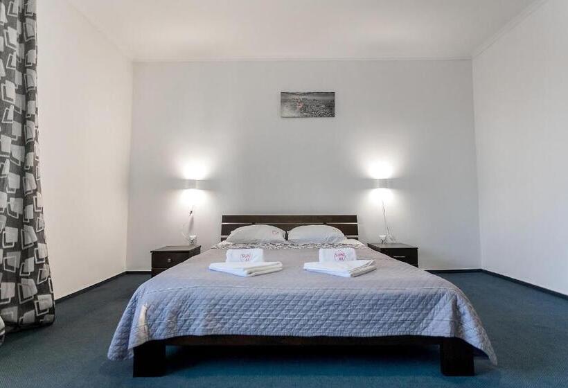 استودیو استاندارد با تخت کینگ, Sunlit