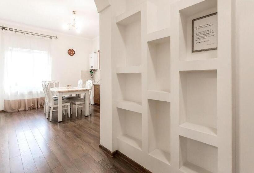 آپارتمان 1 خوابه, Sunlit