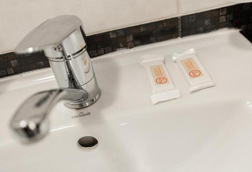 استودیو استاندارد با تخت کینگ, Sunlit