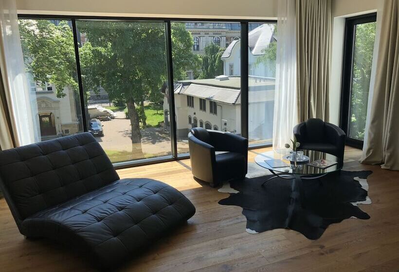 패밀리 스위트, Voss Villa
