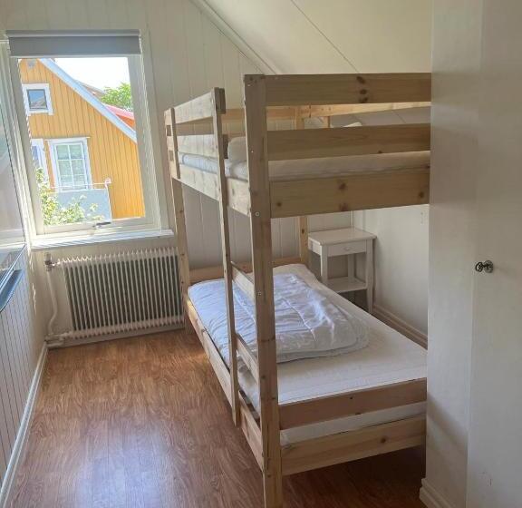 فيلا غرفتين نوم, Kungshamns Vandrarhem