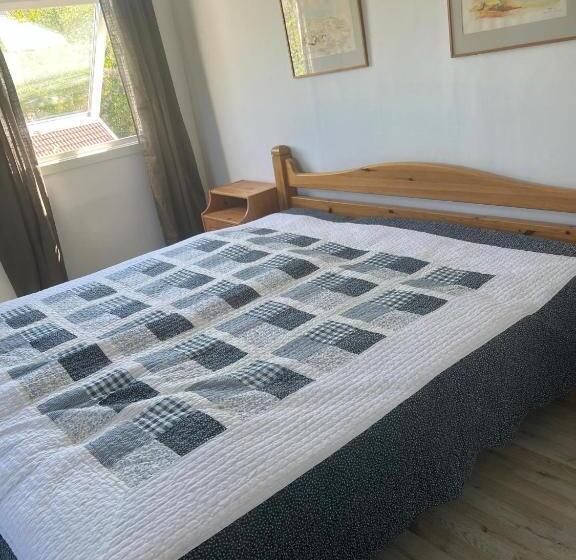 فيلا غرفتين نوم, Kungshamns Vandrarhem