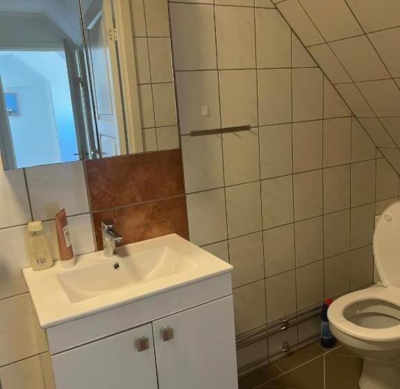 فيلا غرفتين نوم, Kungshamns Vandrarhem