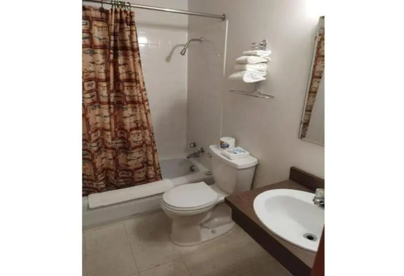 اتاق استاندارد با 2 تخت دوبل, Love Hotels Voyageur At International Falls Mn