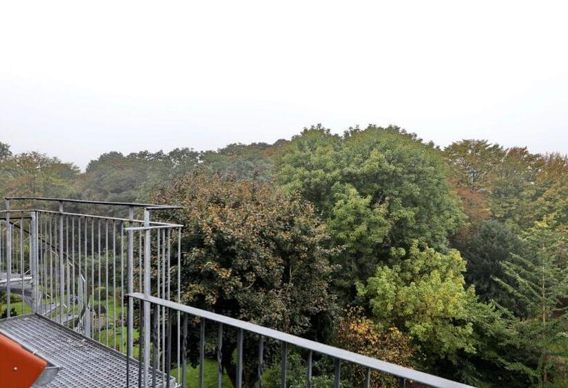 اتاق استاندارد یک نفره, Am Park