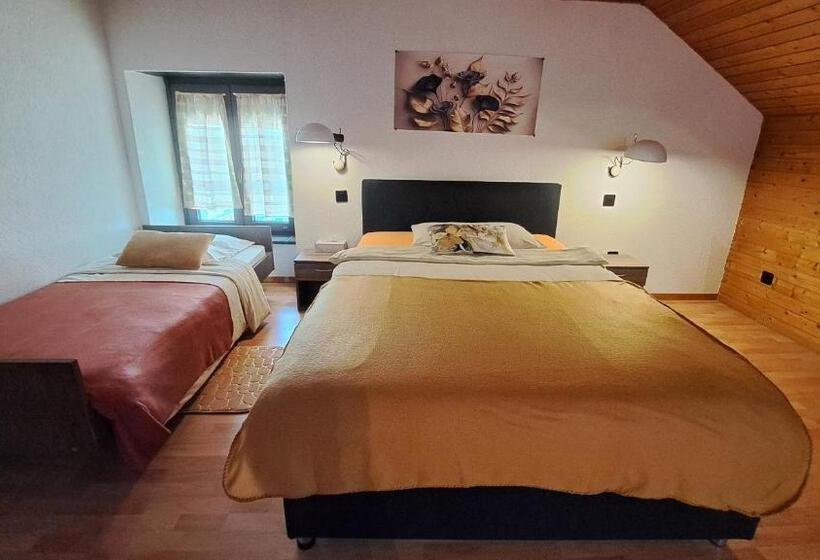 חדר קלאסי לשלושה, Hôtel La Fontaine