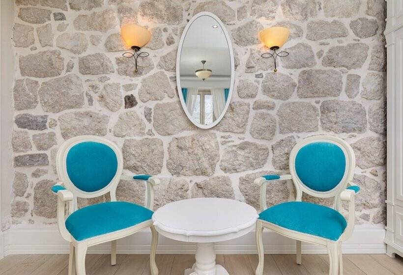 اتاق استاندارد در طبقه همکف, Libertas