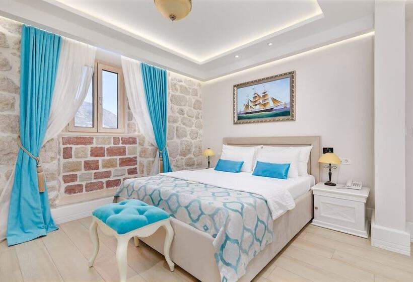 اتاق استاندارد در طبقه همکف, Libertas