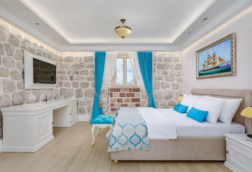 اتاق استاندارد در طبقه همکف, Libertas