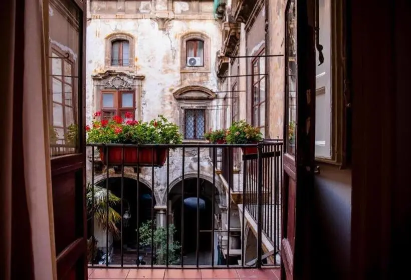 Standard room with outdoor bath, Ballarò