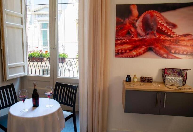 带大床的标准间, Ballarò