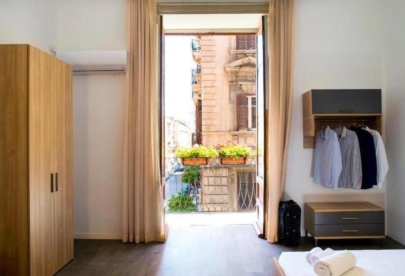 带大床的标准间, Ballarò