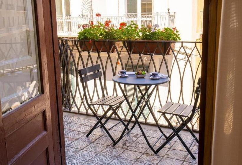 带大床的标准间, Ballarò