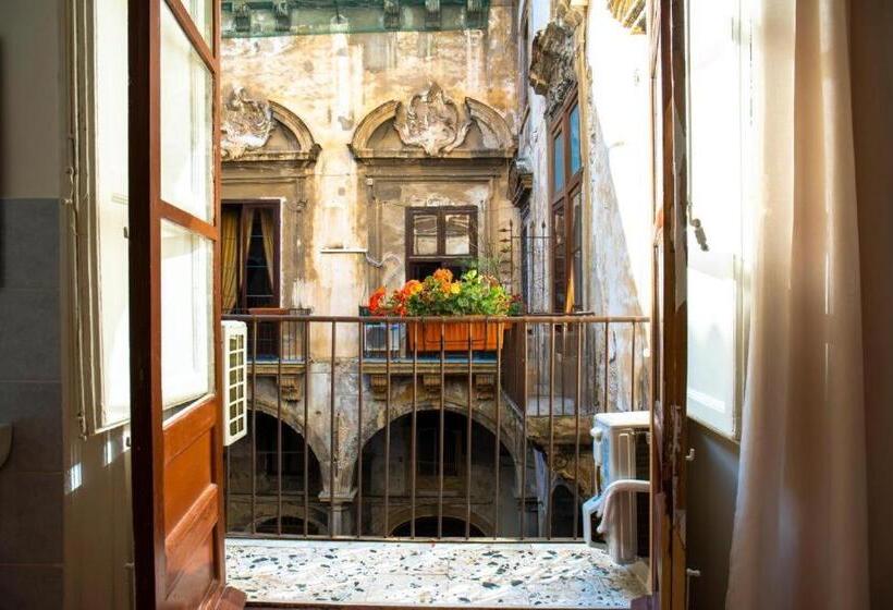 标准间带阳台, Ballarò