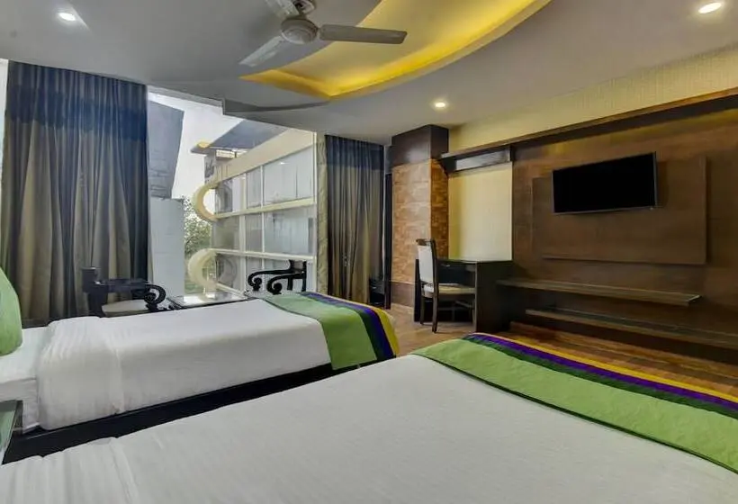 Standard Room, Treebo Elysee, Patel Nagar
