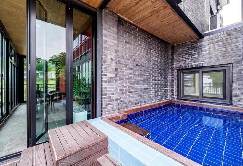 スタンダードスタジオ, Namhae Yanghwa Seaside Pension