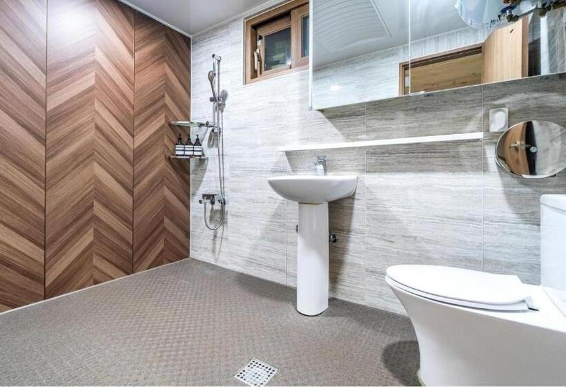 スタンダードスタジオ, Namhae Yanghwa Seaside Pension