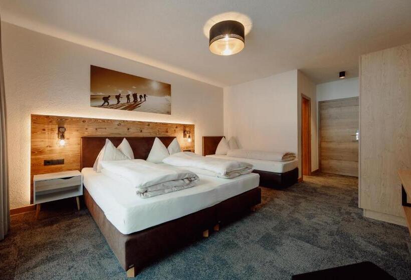 חדר סטנדרט לשלושה עם מרפסת, Stadlhof