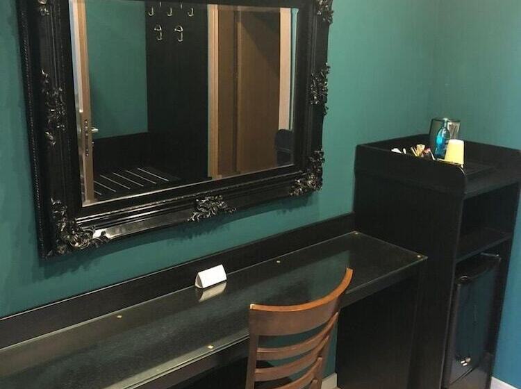 חדר דלוקס עם מרפסת, Athen Kelsterbach Frankfurt Airport