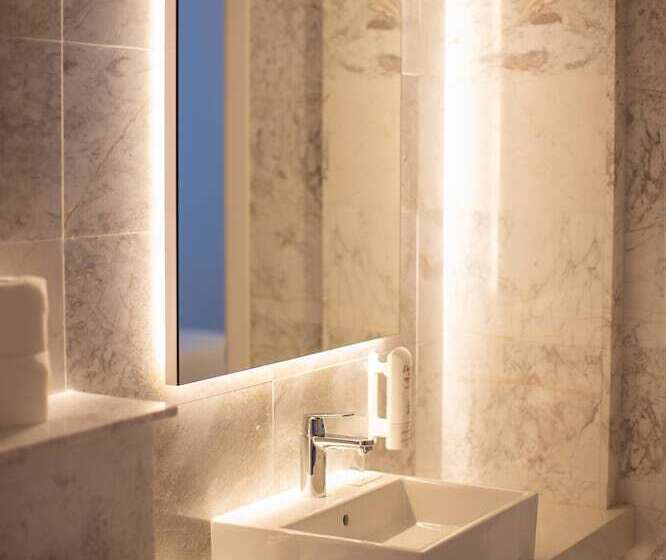 Номер Deluxe Вид на Море Боковой, Napa Suites