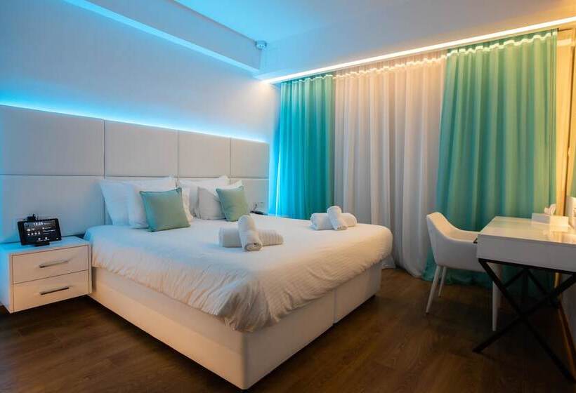 Номер Deluxe Вид на Море Боковой, Napa Suites