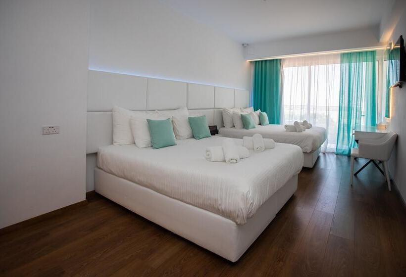 Номер Deluxe Вид на Море Боковой, Napa Suites