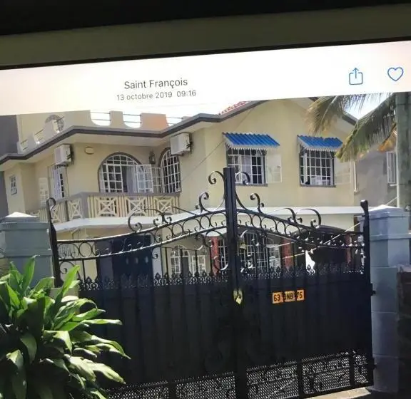 آپارتمان یک خوابه با دری مشترک که هال را جدا می کند., Appartement Privatif Ou Location De Chambres   Villa Lotus Paradise