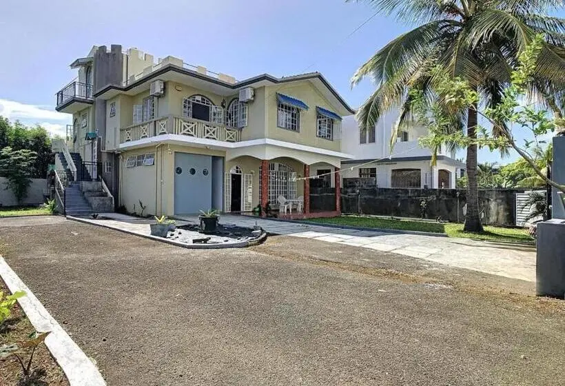 آپارتمان یک خوابه با دری مشترک که هال را جدا می کند., Appartement Privatif Ou Location De Chambres   Villa Lotus Paradise