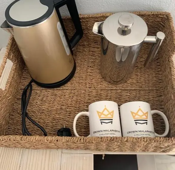 デラックスの４人部屋, Crown Malapascua