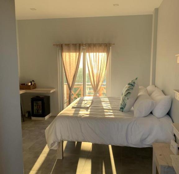 Четырехместный Номер Deluxe, Crown Malapascua