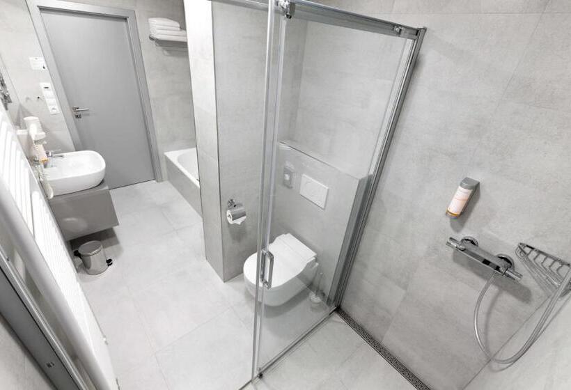 Deluxe Kamer, Ala