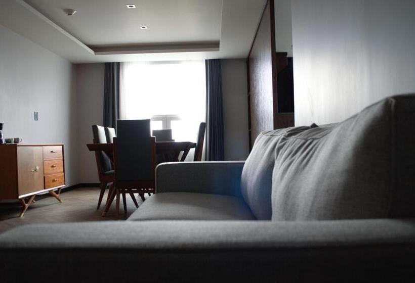 סוויטה דלוקס, Casa Basalto