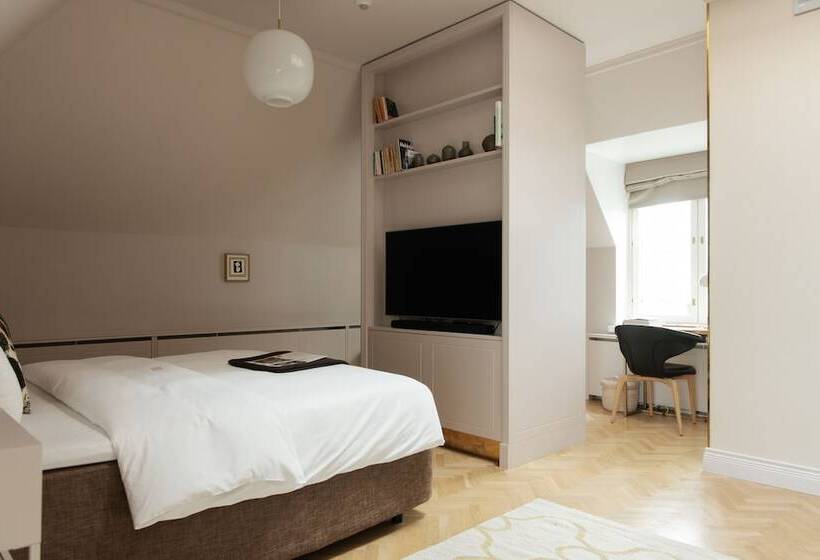 스탠다드 스튜디오, St. George Helsinki