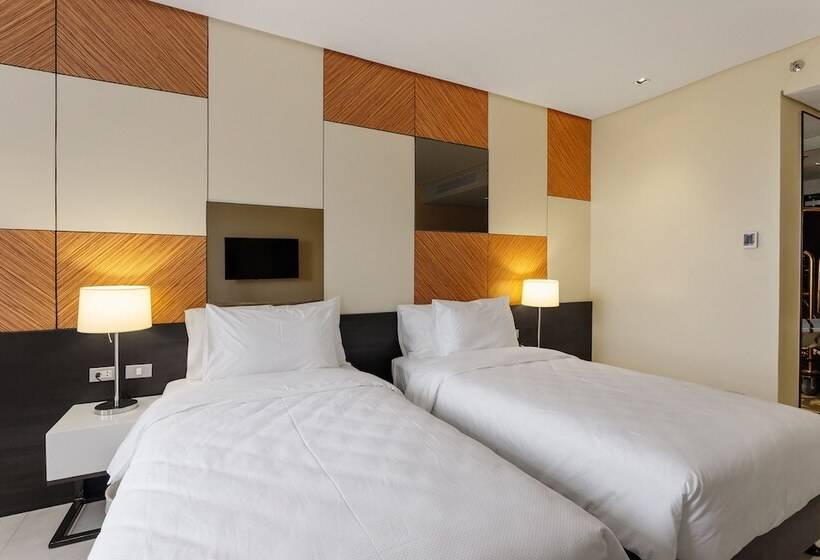 اتاق لوکس, Summit Hotel Tacloban