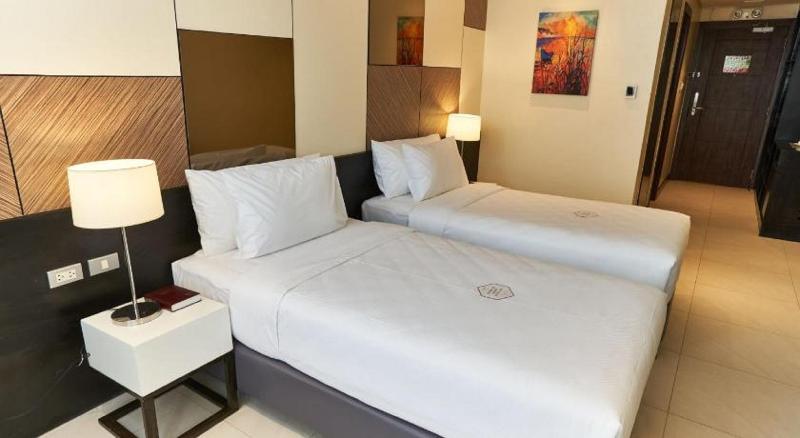 اتاق لوکس, Summit Hotel Tacloban