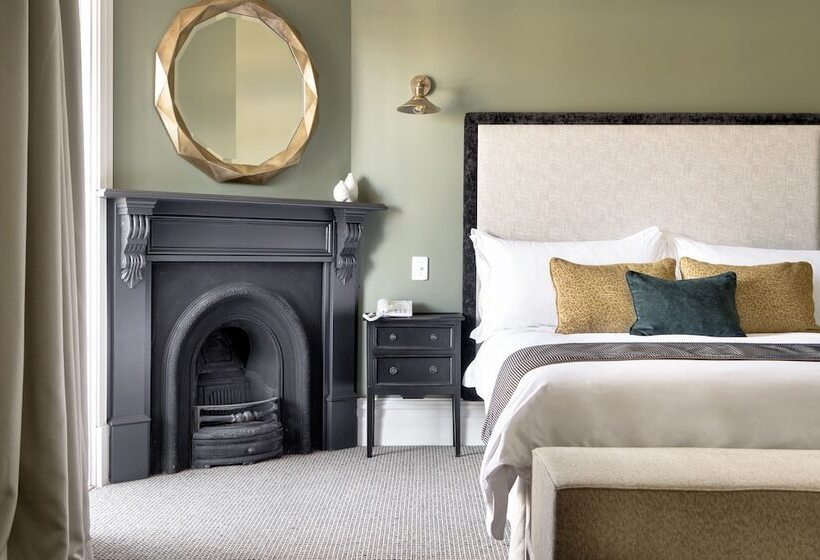 חדר דלוקס עם מרפסת, The National