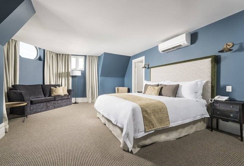 סוויטה דלוקס, The National